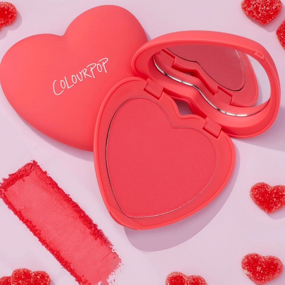 "Woo Me" pressed powder blush